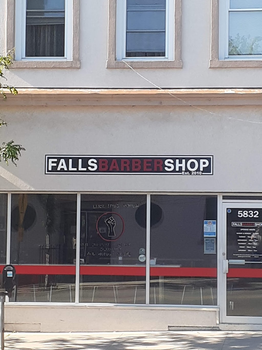 Falls Barber Shop | 5832 Ferry St, Niagara Falls, ON L2G 1S9, Canada | Phone: (289) 271-8353