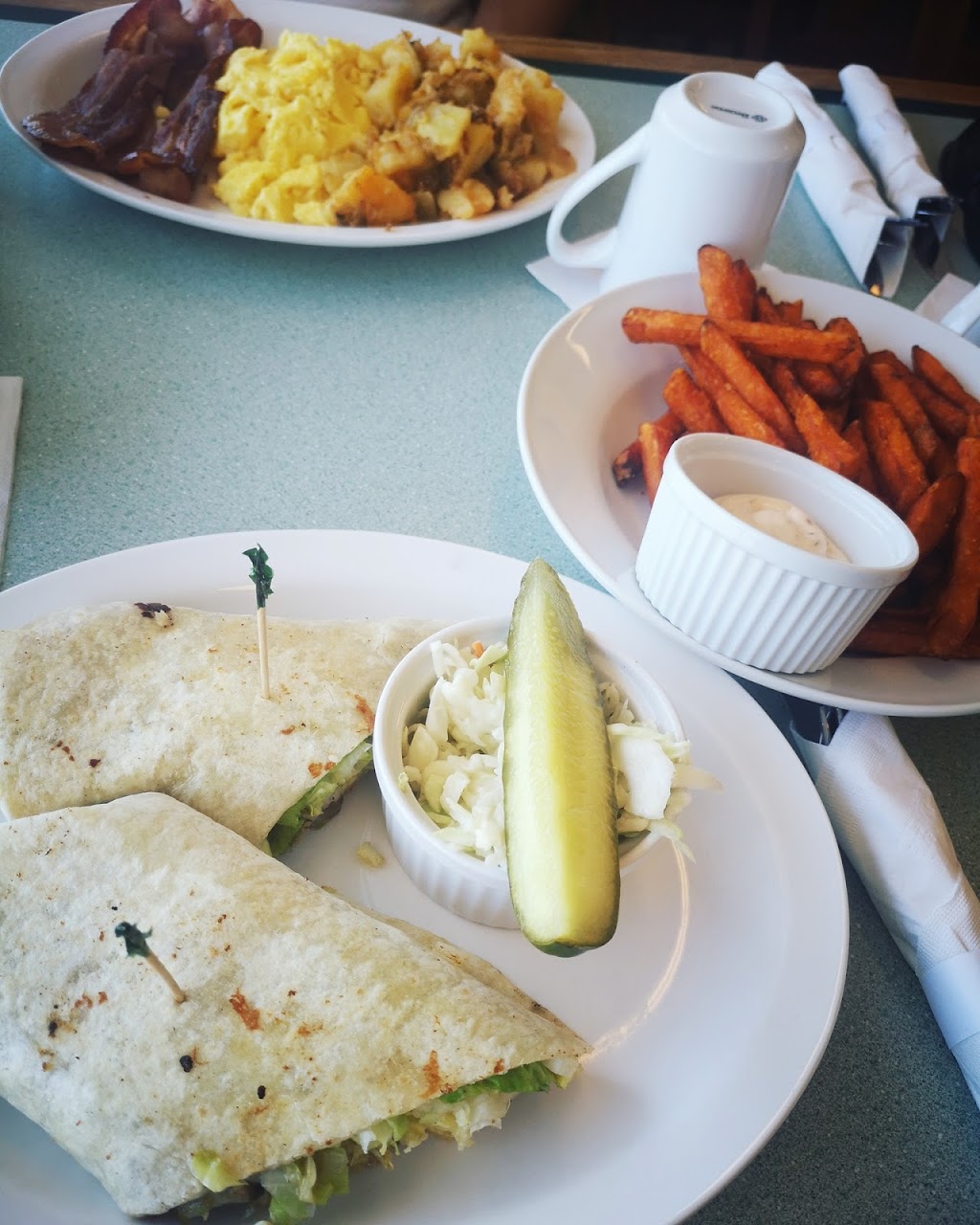 The Bend Eatery | 31 Ontario St N, Grand Bend, ON N0M 1T0, Canada | Phone: (519) 238-5611