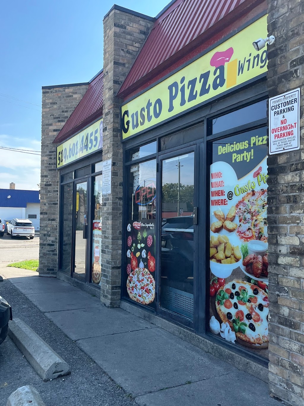Gusto Pizza Wings | 379 Hamilton Rd, London, ON N5Z 1R7, Canada | Phone: (519) 601-4455