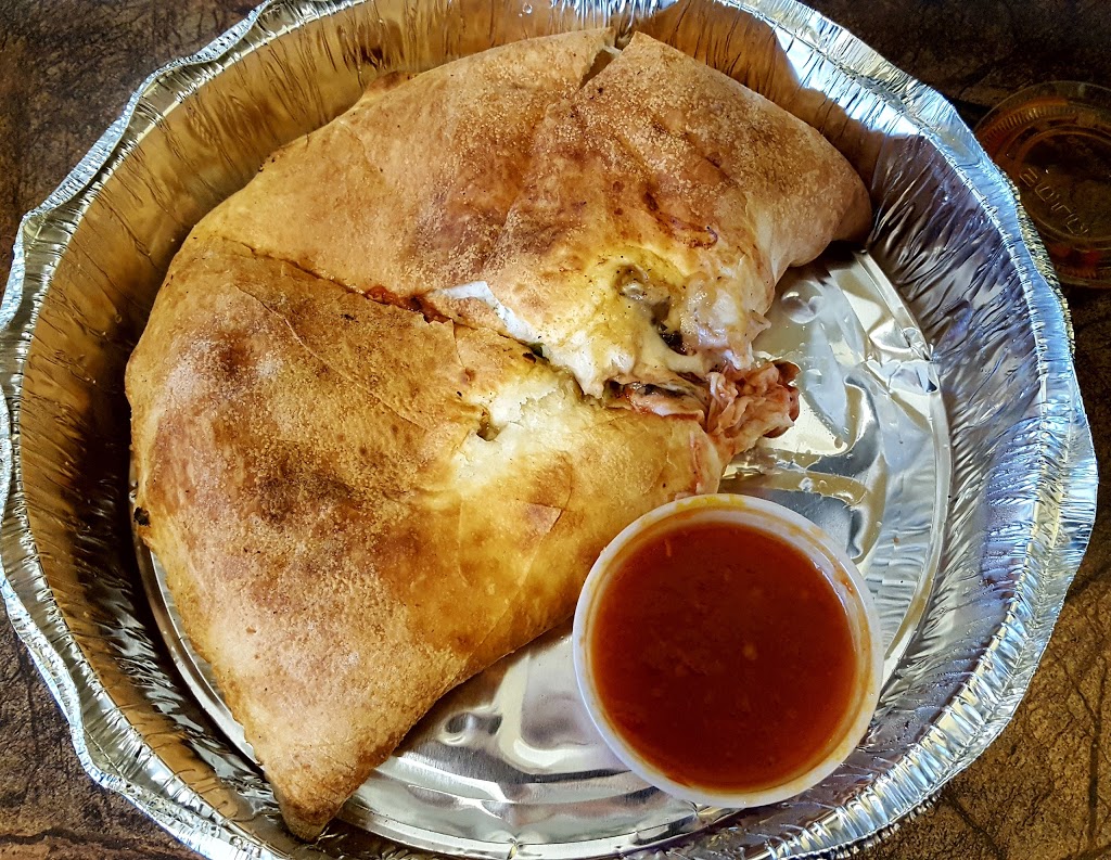 Calzone pizza | 3713 Boulevard Saint-Charles, Kirkland, QC H9H 4M2, Canada | Phone: (514) 426-9000