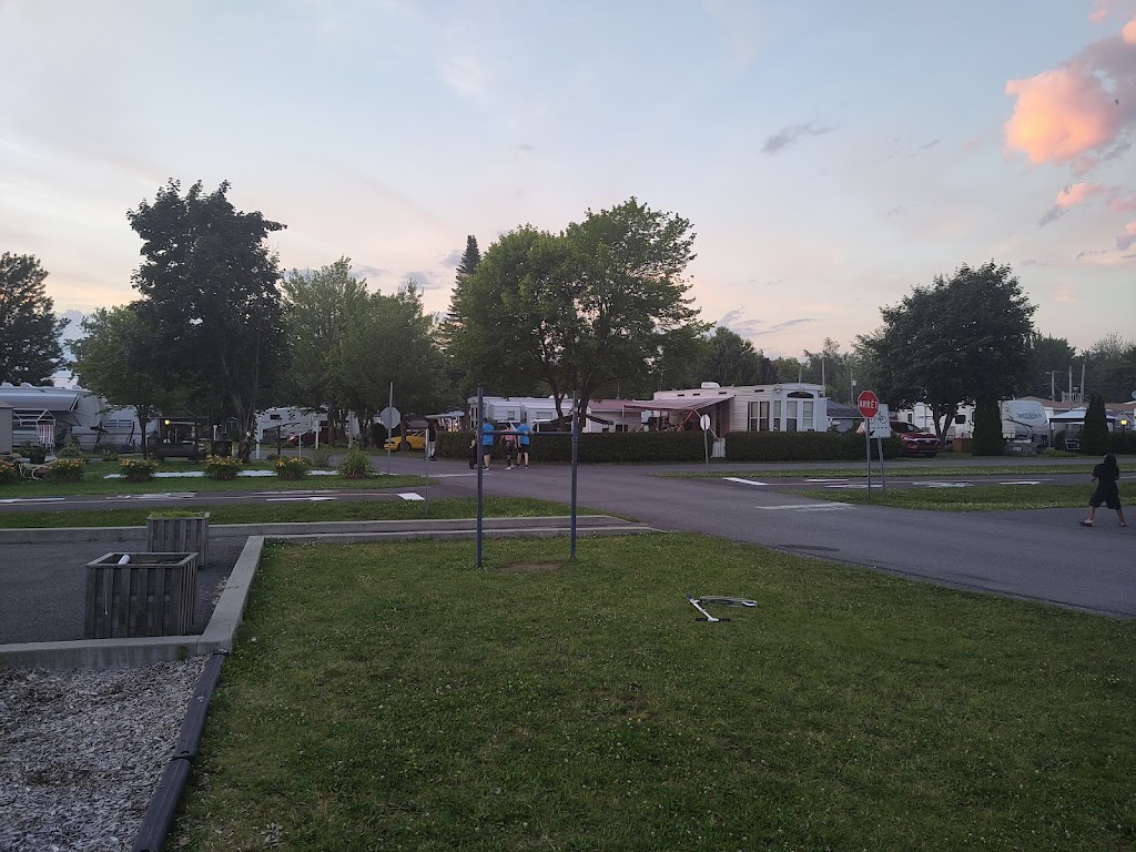 Camping Aztec Granby | 1680 Rue Principale, Granby, QC J2J 0M6, Canada | Phone: (450) 378-9410