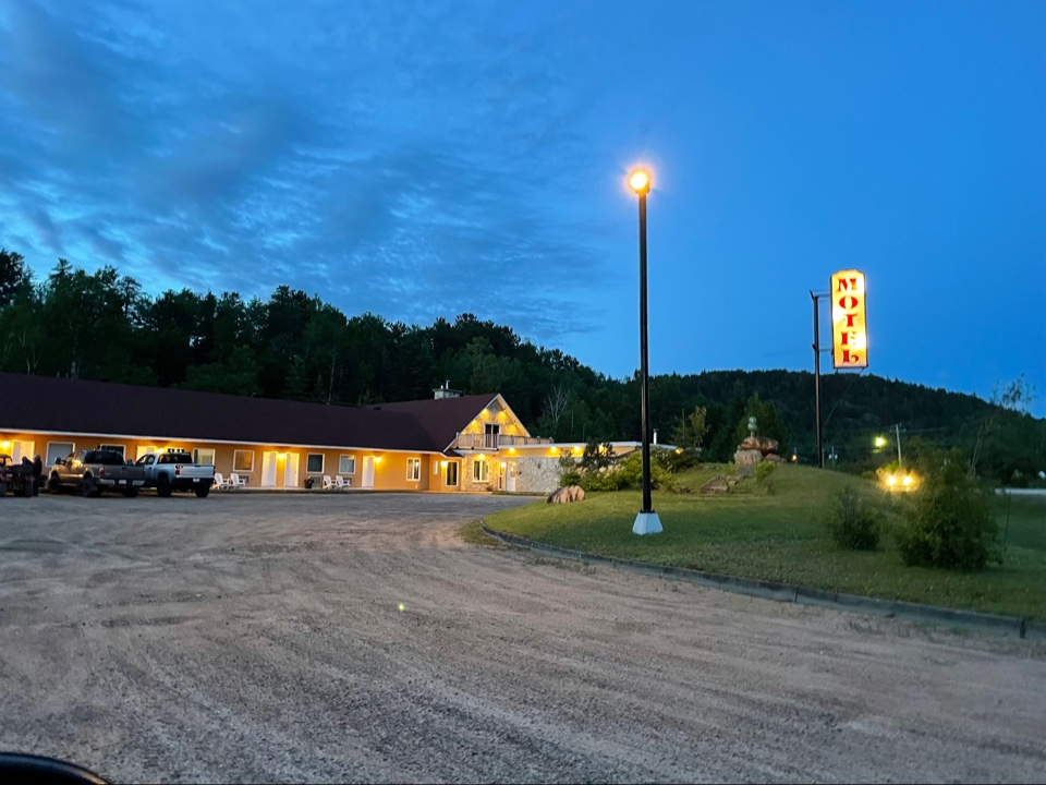Motel de la Rivière | 3 Rue de la Rivière, La Tuque, QC G9X 4V9, Canada | Phone: (819) 523-2747