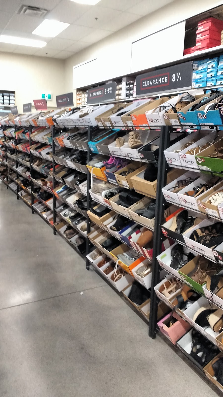 Famous Footwear Outlet | Out Collection Of Winnipeg 417, 555 Sterling Lyon Pkwy, Winnipeg, MB R3P 2T3, Canada | Phone: (204) 414-2106