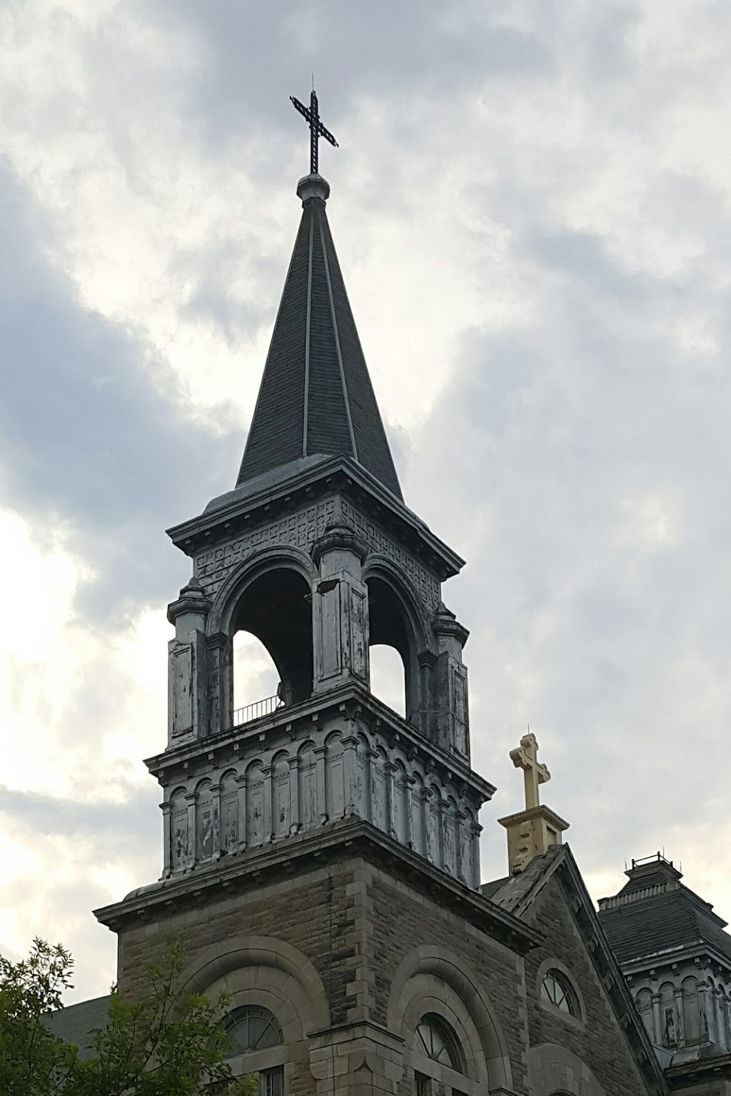 Notre-Dame-du-Perpétuel-Secours | 5959 Boulevard Monk, Montréal, QC H4E 3H5, Canada | Phone: (514) 767-5368