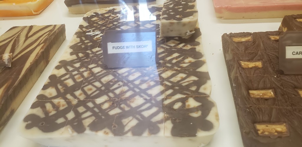 Algonquin Fudge Factory | 2825 ON-60, Dwight, ON P0A 1H0, Canada | Phone: (705) 635-1055