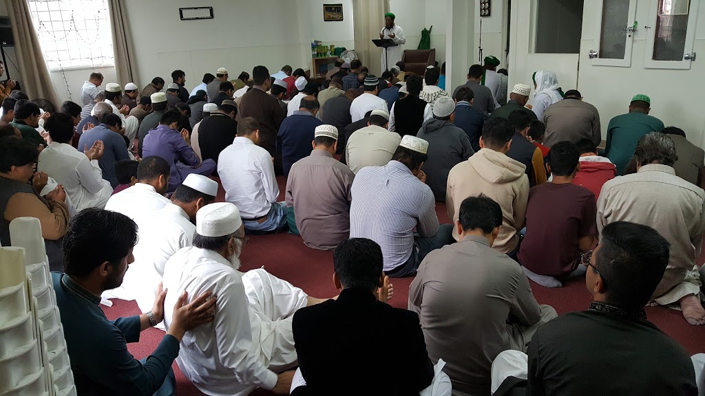 Faizan e Madina Winnipeg - Masjid | 585 St Annes Rd, Winnipeg, MB R2M 5R5, Canada | Phone: (204) 881-8030