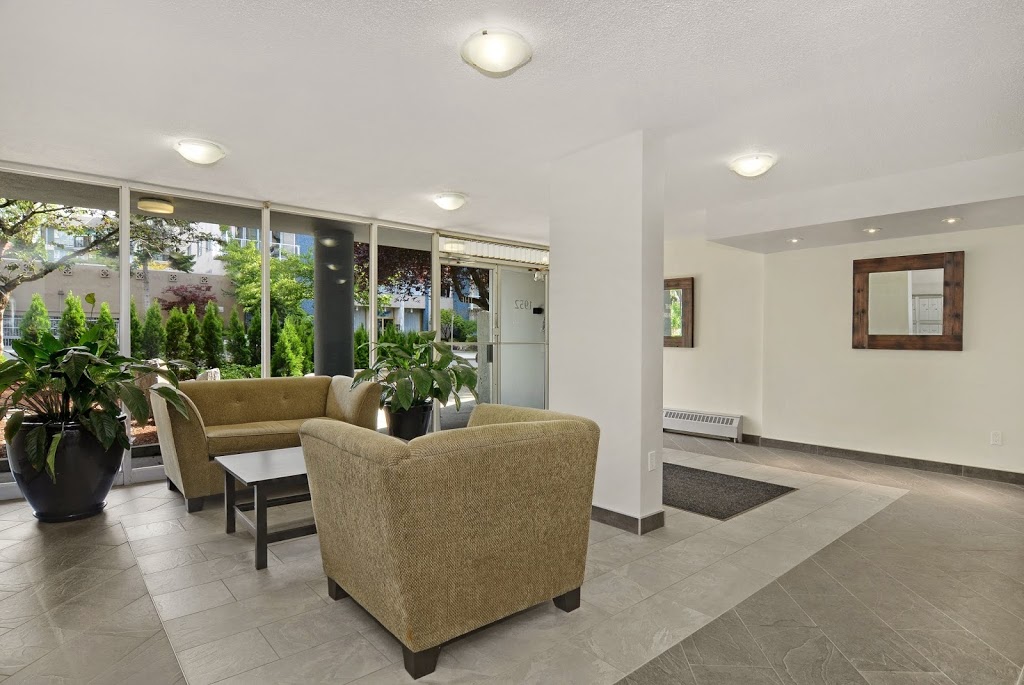 The Breakers Rental Apartment | 1952 Comox St, Vancouver, BC V6G 1R5, Canada | Phone: (604) 428-0372