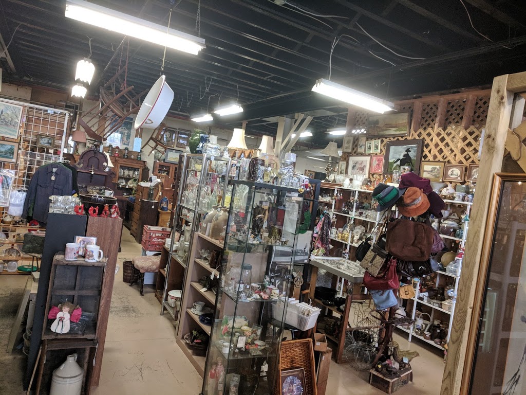 Waterford Antique Market | 80b Alice St, Waterford, ON N0E 1Y0, Canada | Phone: (519) 443-4064