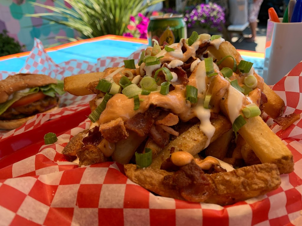 Sammys Snack shack | 231 Trans-Canada Hwy, Malahat, BC V0R 2L0, Canada | Phone: (250) 590-6055