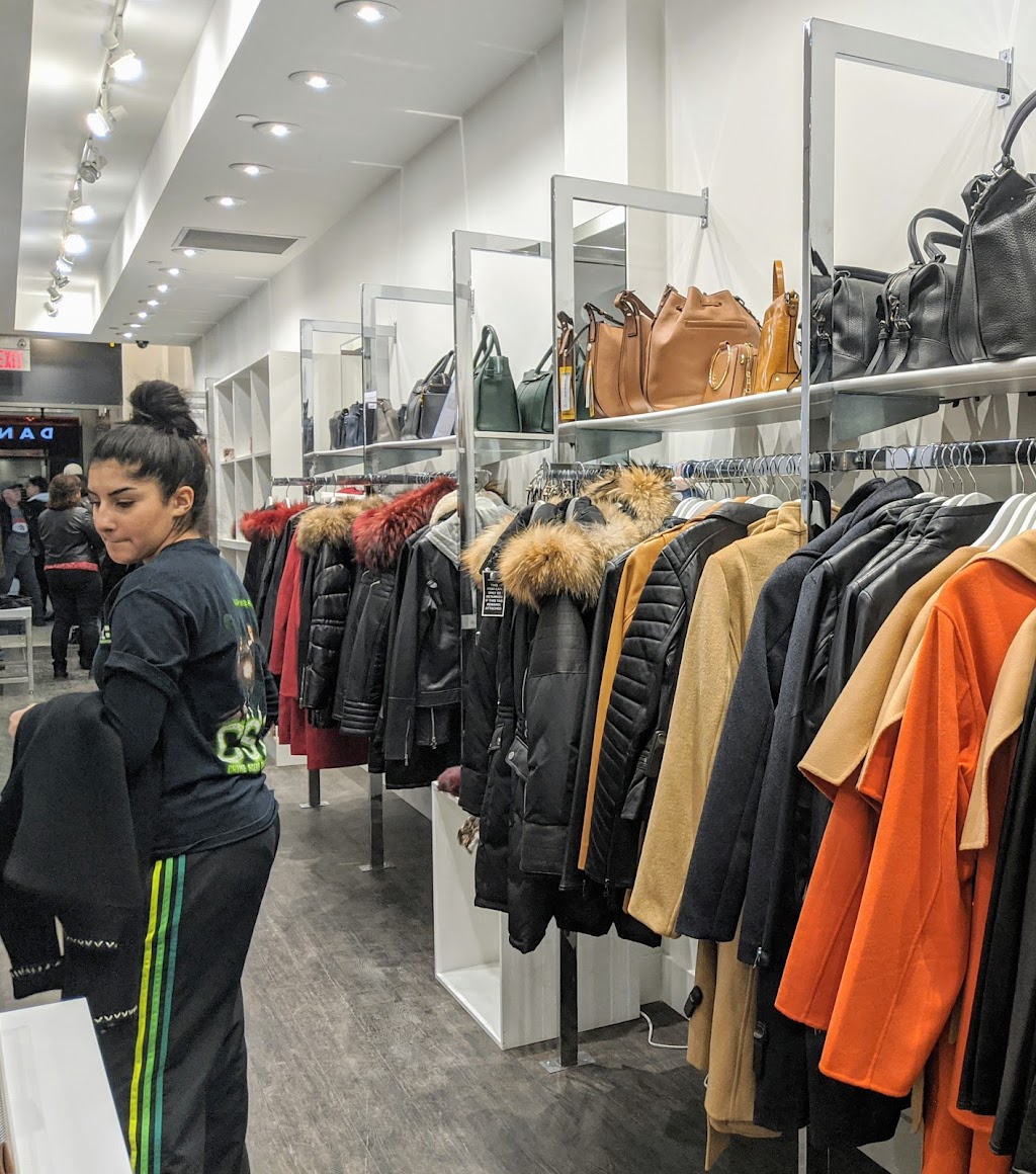 Danier | 6380 Fallsview Blvd Unit 256, Niagara Falls, ON L2G 7Y6, Canada | Phone: (905) 356-6868