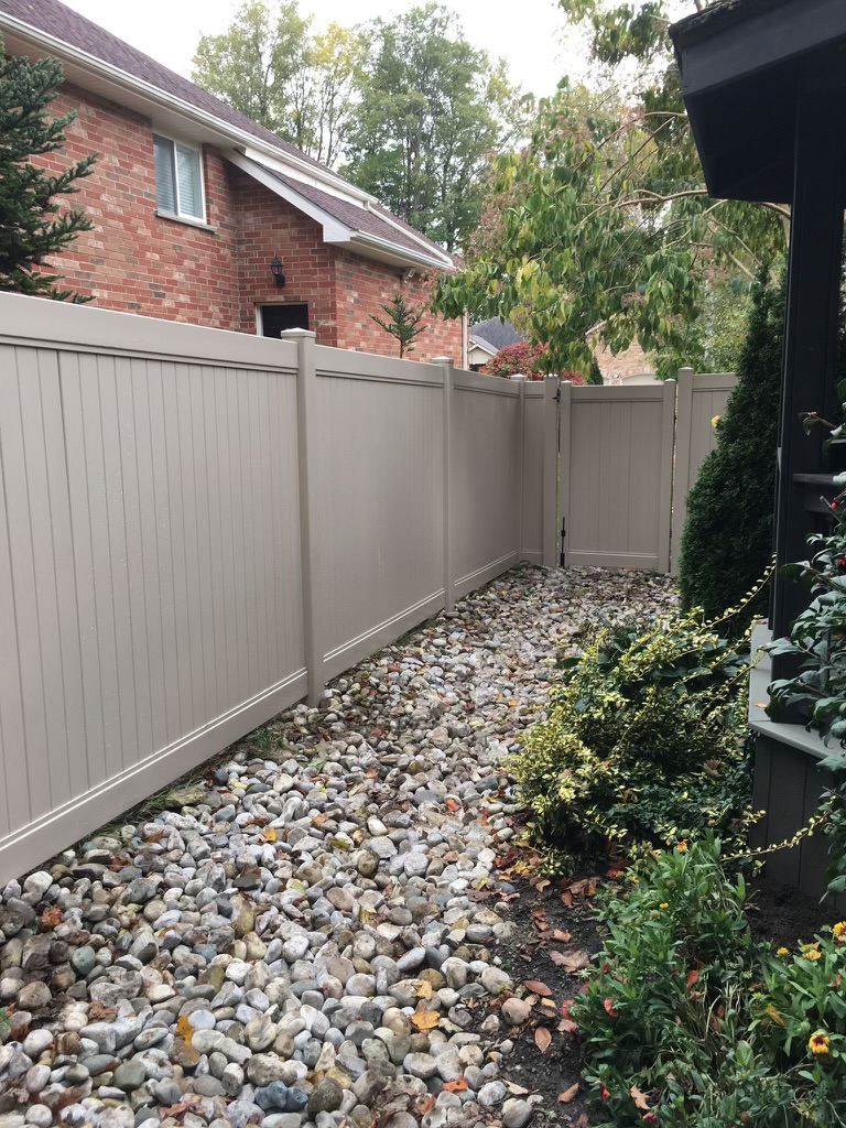 AlexFence &Co | 634 Wilkins St, London, ON N6C 4Z4, Canada | Phone: (204) 392-0547