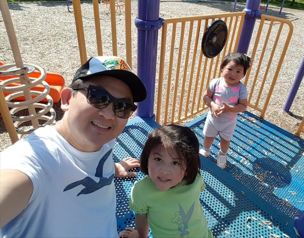 Confederation Park | 126 Glass Dr, Aurora, ON L4G 2E8, Canada | Phone: (905) 727-3123