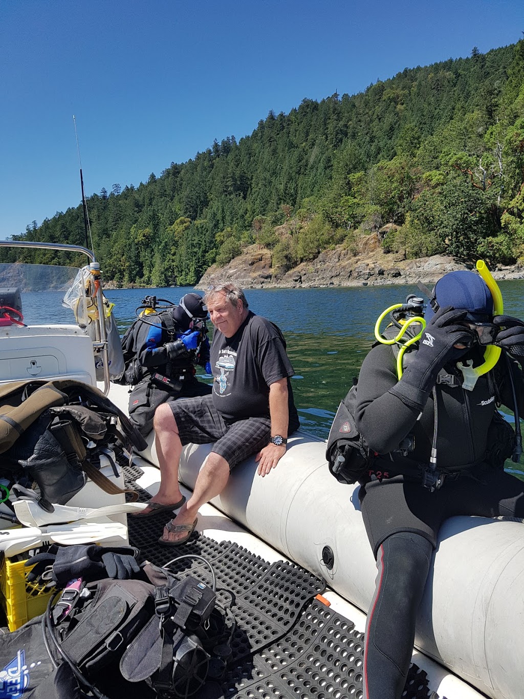 PJs Island and Sub Sea Retreat | 707 Downey Rd, North Saanich, BC V8L 5P8, Canada | Phone: (250) 208-4920