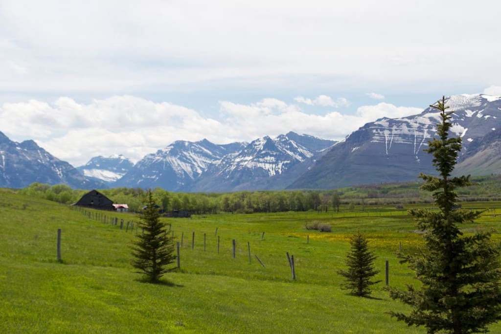 Waterton Country Villas | Box 162 29407, Township Rd 30, Waterton Park, AB T0K 2M0, Canada | Phone: (403) 394-5898