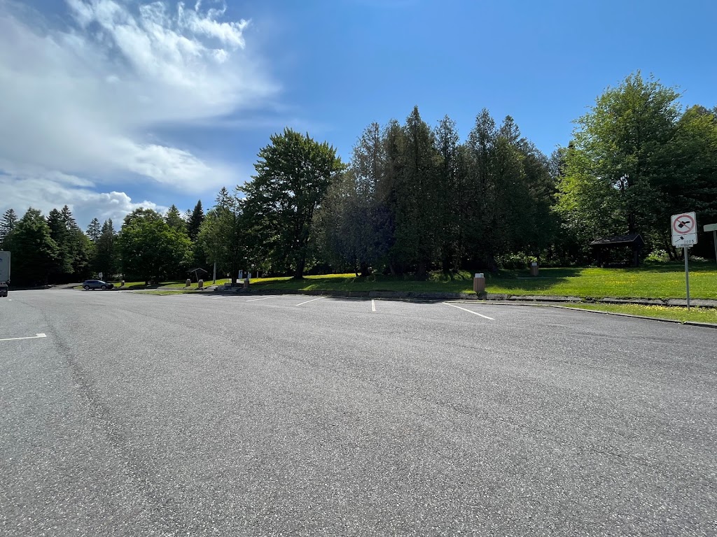 1140 Qc-141 Parking | 1140 QC-141, Coaticook, QC J1A 2S5, Canada | Phone: (888) 355-0511