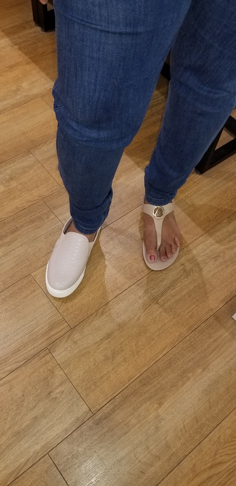 SKECHERS Retail | 2960 Kingsway Dr, Kitchener, ON N2C 1X1, Canada | Phone: (519) 896-0436