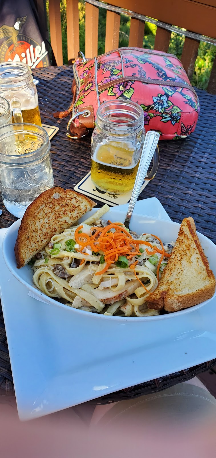 Hyde Mountain Loggers Restaurant and Lounge | 9851 Old Spallumcheen Rd, Sicamous, BC V0E 2V3, Canada | Phone: (250) 836-4689