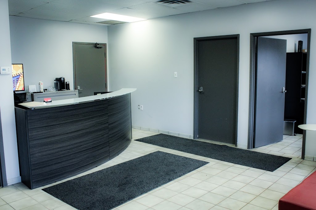 AER Truck & Car AUTO COLLISION | 7120 Tranmere Dr, Mississauga, ON L5S 1L9, Canada | Phone: (905) 405-8444