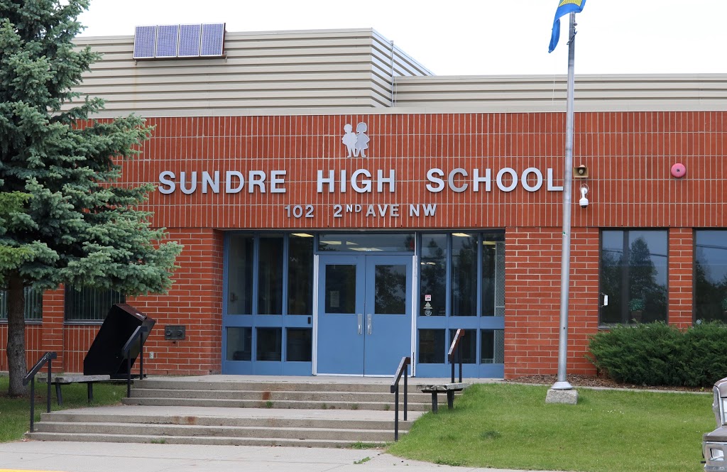 Sundre High School | 102 2 Ave NW, Sundre, AB T0M 1X0, Canada | Phone: (403) 638-4545