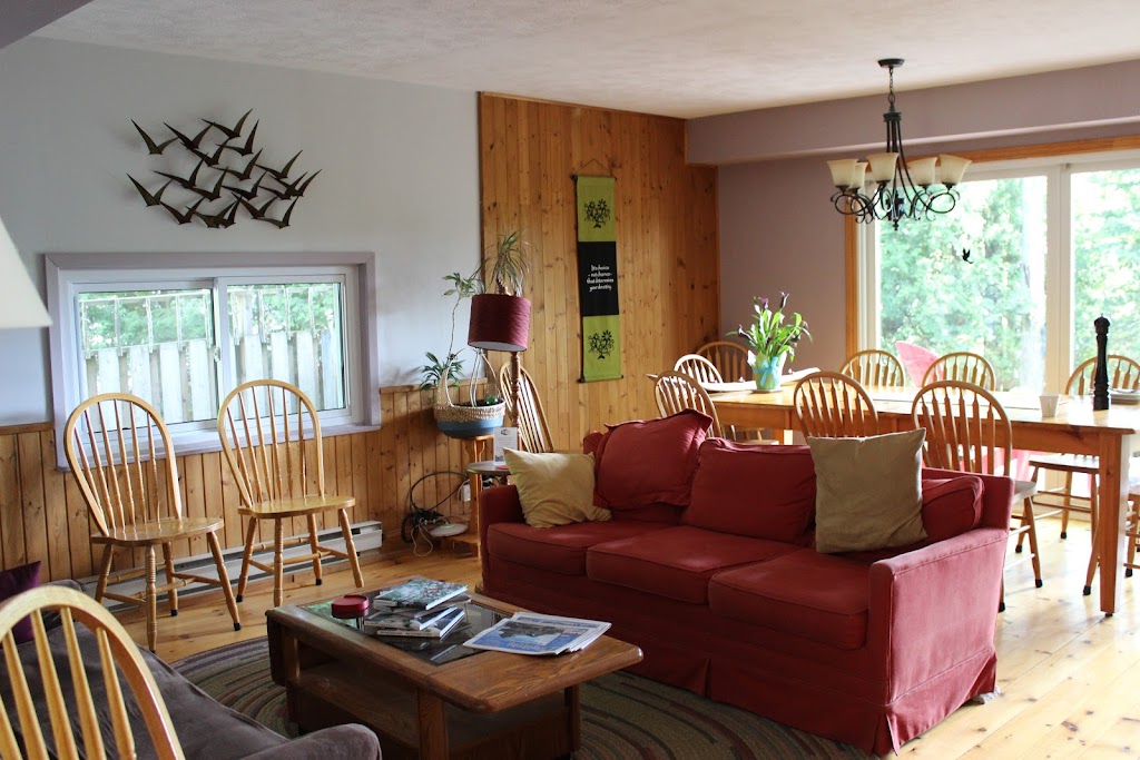 Sauble Falls Bed & Breakfast | 6 Rankin Bridge Rd, Wiarton, ON N0H 2T0, Canada | Phone: (519) 422-3304