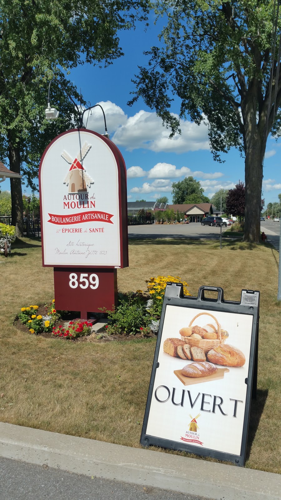 Autour Du Moulin | 859 Rue Notre-Dame, Repentigny, QC J5Y 1C6, Canada | Phone: (450) 654-1611