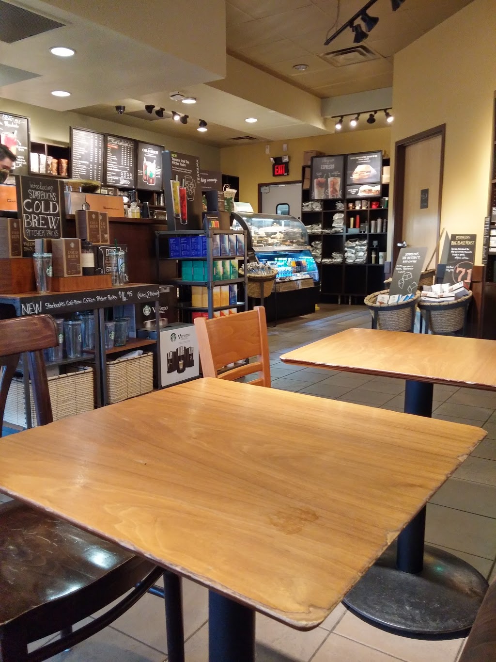 Starbucks | 6638 Tecumseh Rd E, Windsor, ON N8T 1E6, Canada | Phone: (519) 945-1785