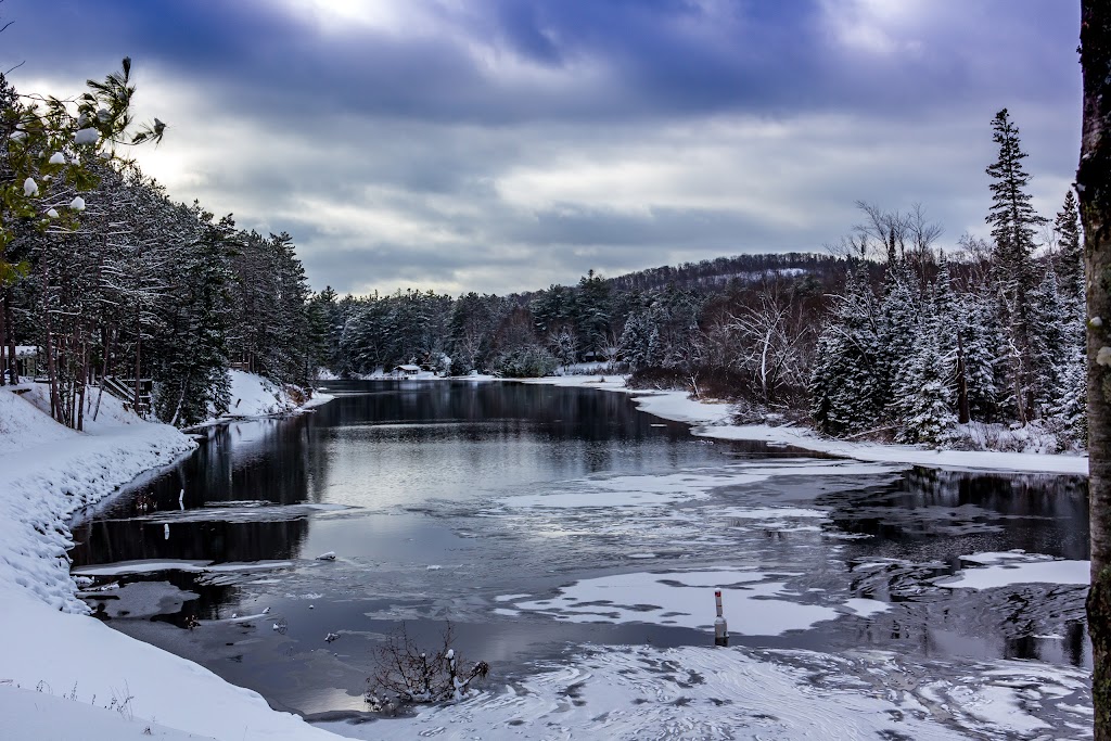 Pine Cliff Resort | 10 Allingham Ln, Combermere, ON K0J 1L0, Canada | Phone: (613) 756-3014