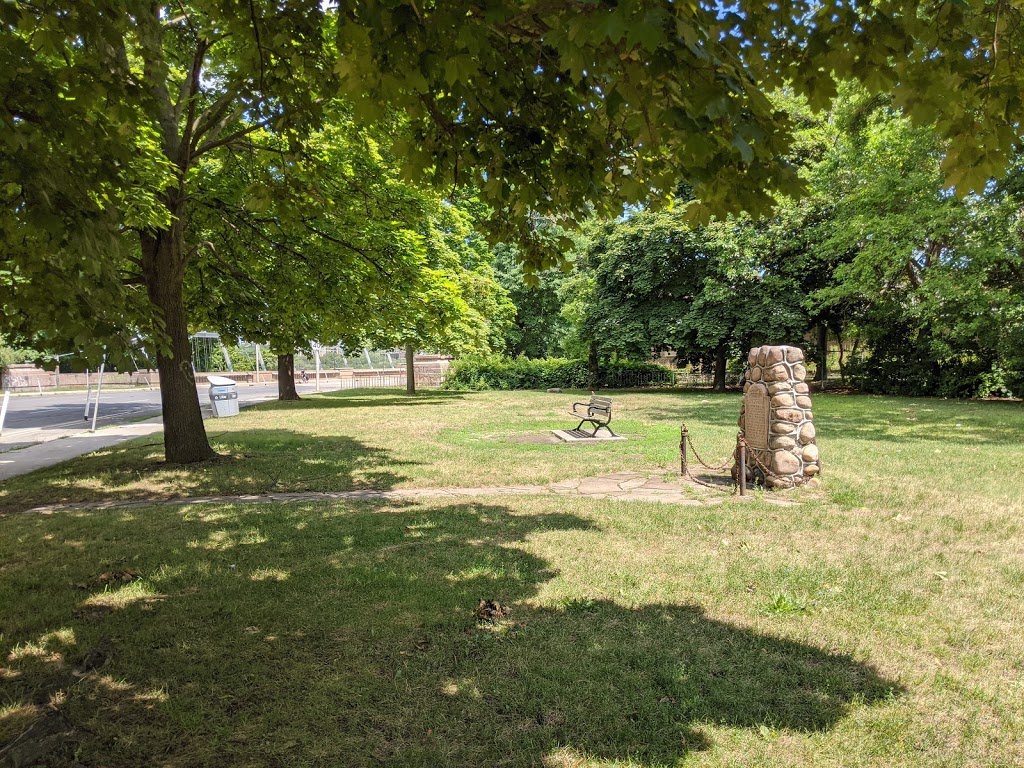 Prince Edward Viaduct Parkette | 1J3, 725 Bloor St E, Toronto, ON M4W 1J3, Canada | Phone: (416) 338-4386