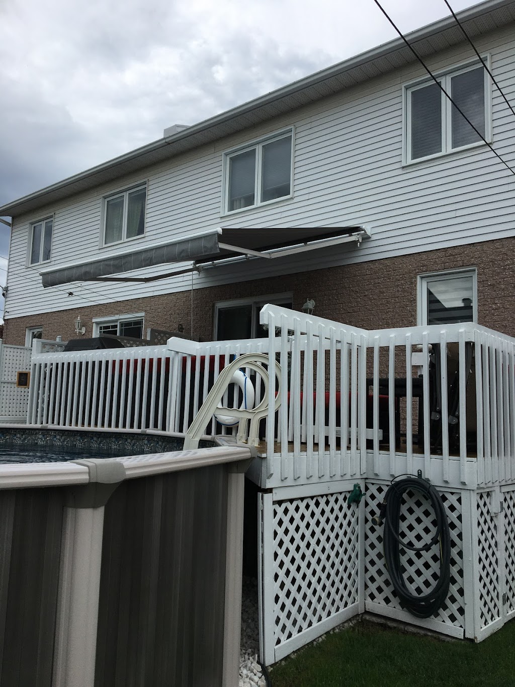 Auvents De Venise | 8442 Pl. Aldéric-Beaulac, Montréal, QC H2M 2S8, Canada | Phone: (514) 573-6882