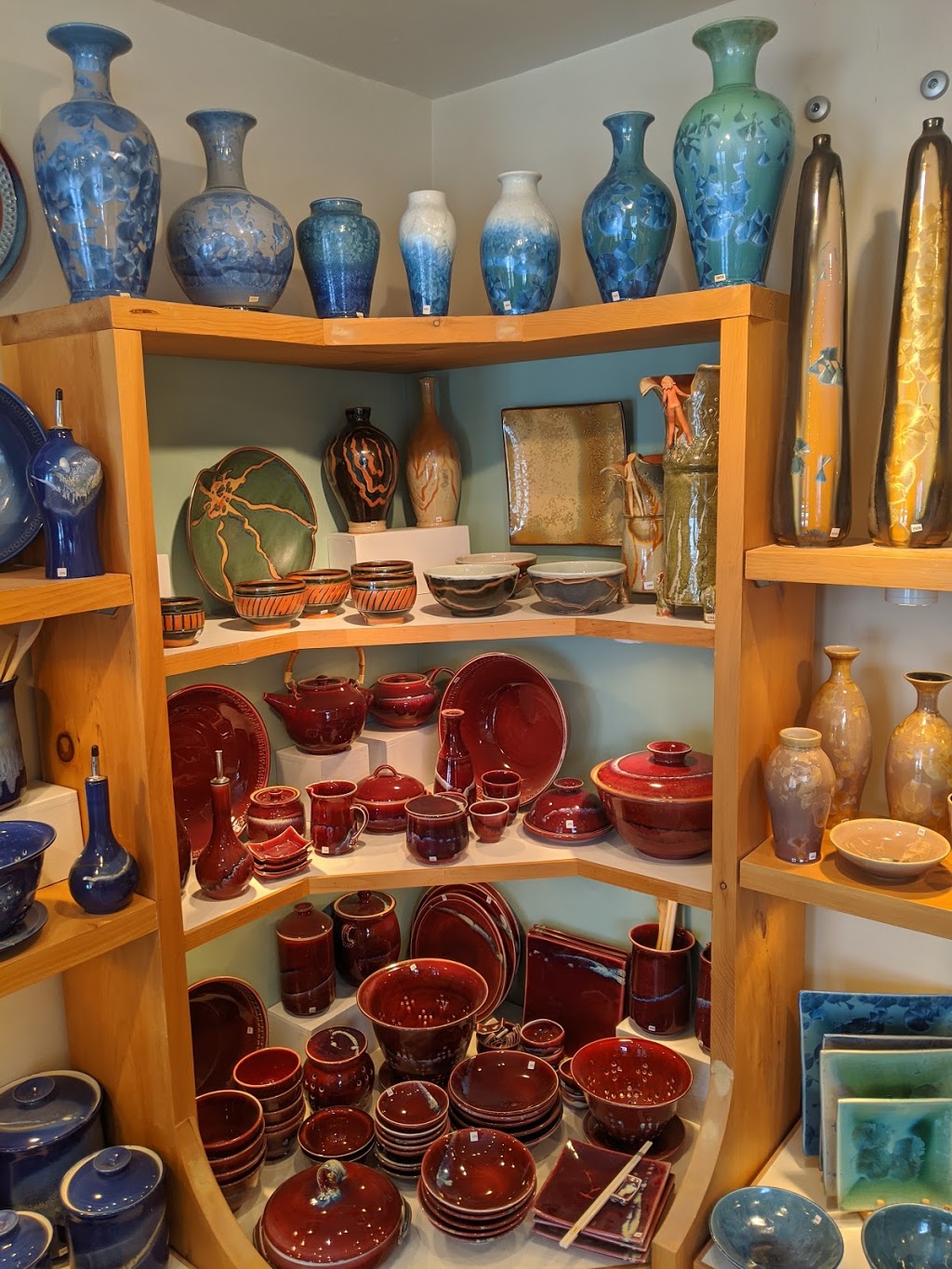 Poterie Mont-Tremblant | 914 Rue des Thuyas, Mont-Tremblant, QC J8E 2N6, Canada | Phone: (819) 429-6750
