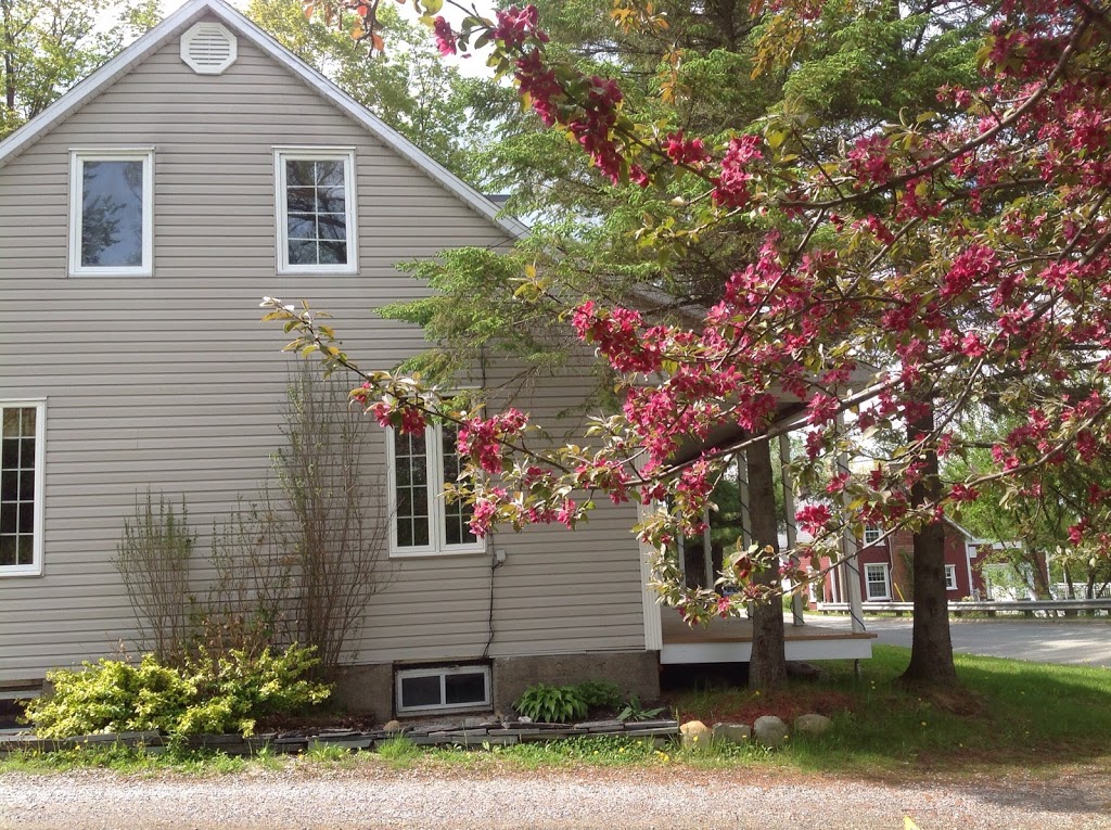 Le Gîte du Petit Canton | 1055 QC-243, Melbourne, QC J0B 2B0, Canada | Phone: (819) 826-1887