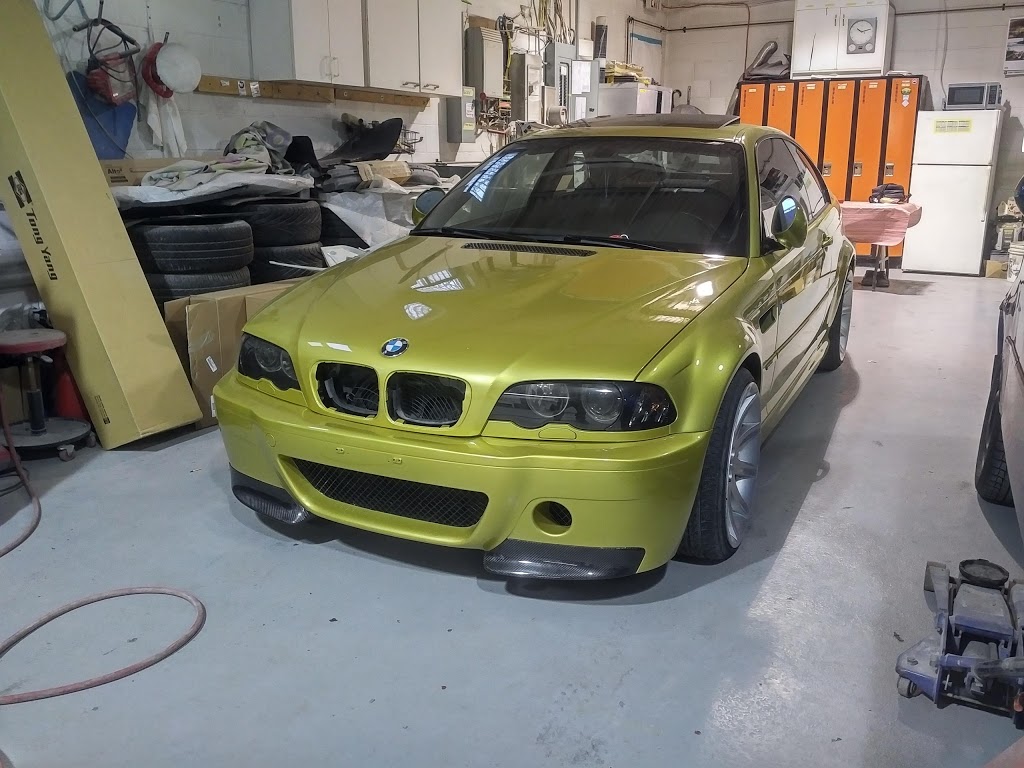 Atlantico Auto Collision | 229 Sterling Rd, Toronto, ON M6R 2B2, Canada | Phone: (416) 536-2766