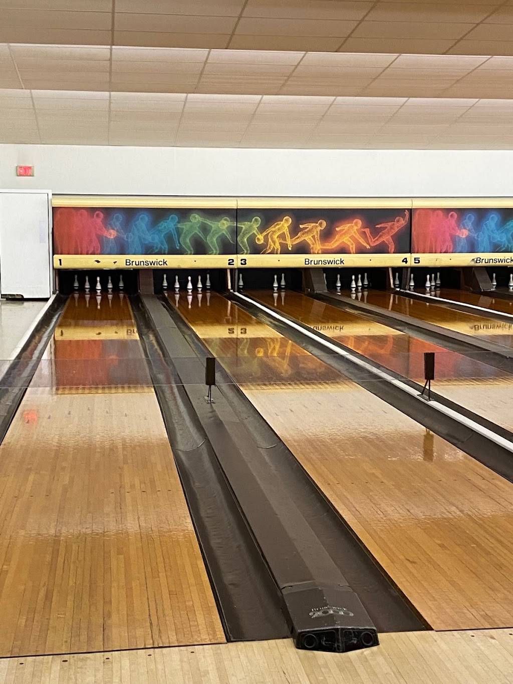 Scottsdale Bowling Lanes | bowling alley | 12033 84 Ave, Surrey, BC V3W 3G4, Canada | 6045963924 OR +1 604-596-3924