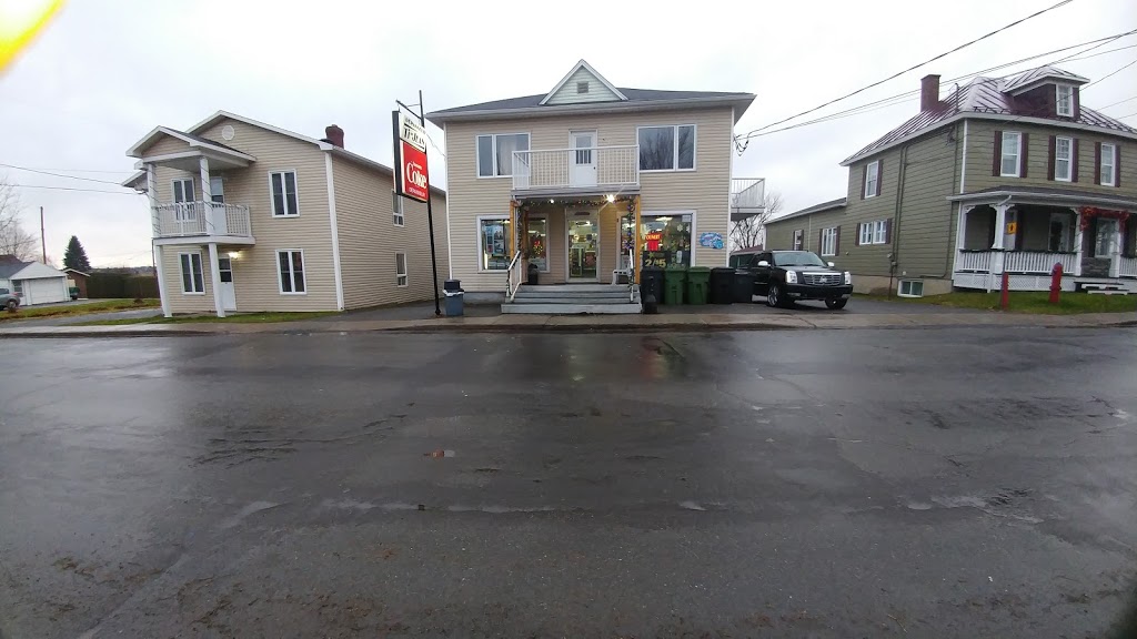 dépanneur chez ti-jean | 415 Rue Saint Jacques O, Princeville, QC G6L 5C7, Canada | Phone: (819) 505-0605