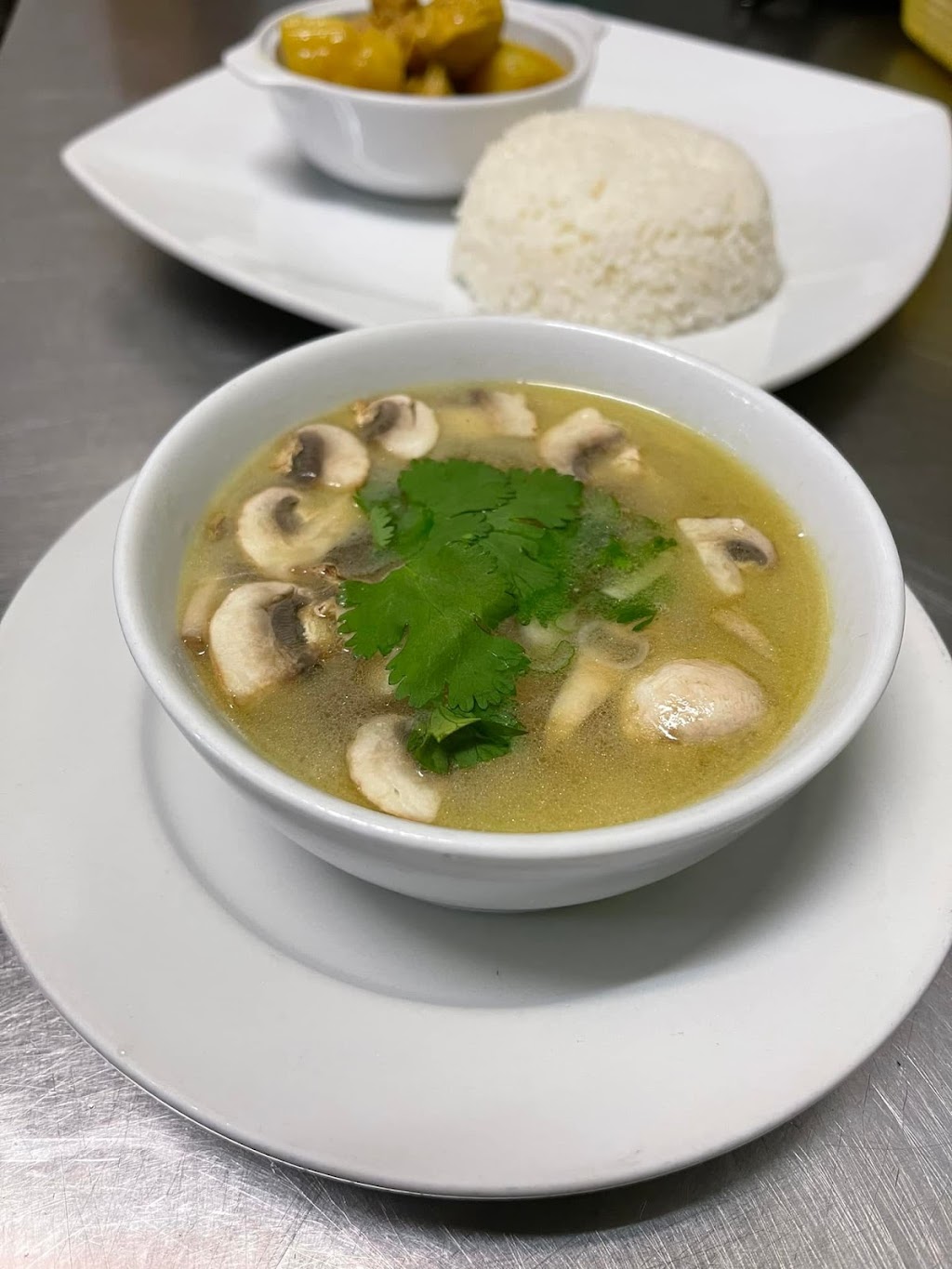 Jasmine Rice Thai Kitchen | 6179 Perth St unit 40, Richmond, ON K0A 2Z0, Canada | Phone: (613) 838-4646