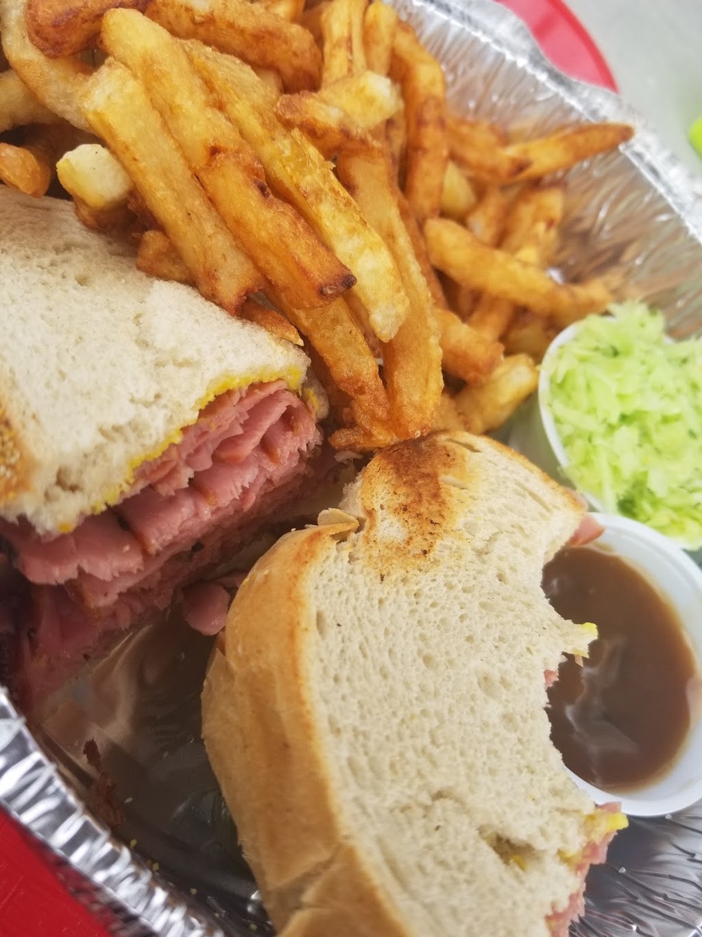 La Cabane | 27 Chemin de Montréal O, Gatineau, QC J8M 1A4, Canada | Phone: (819) 281-3414