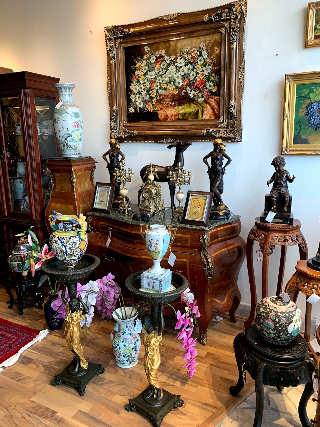 L&M Art and Antiques | 2074 Avenue Rd, North York, ON M5M 4A6, Canada | Phone: (647) 344-0777