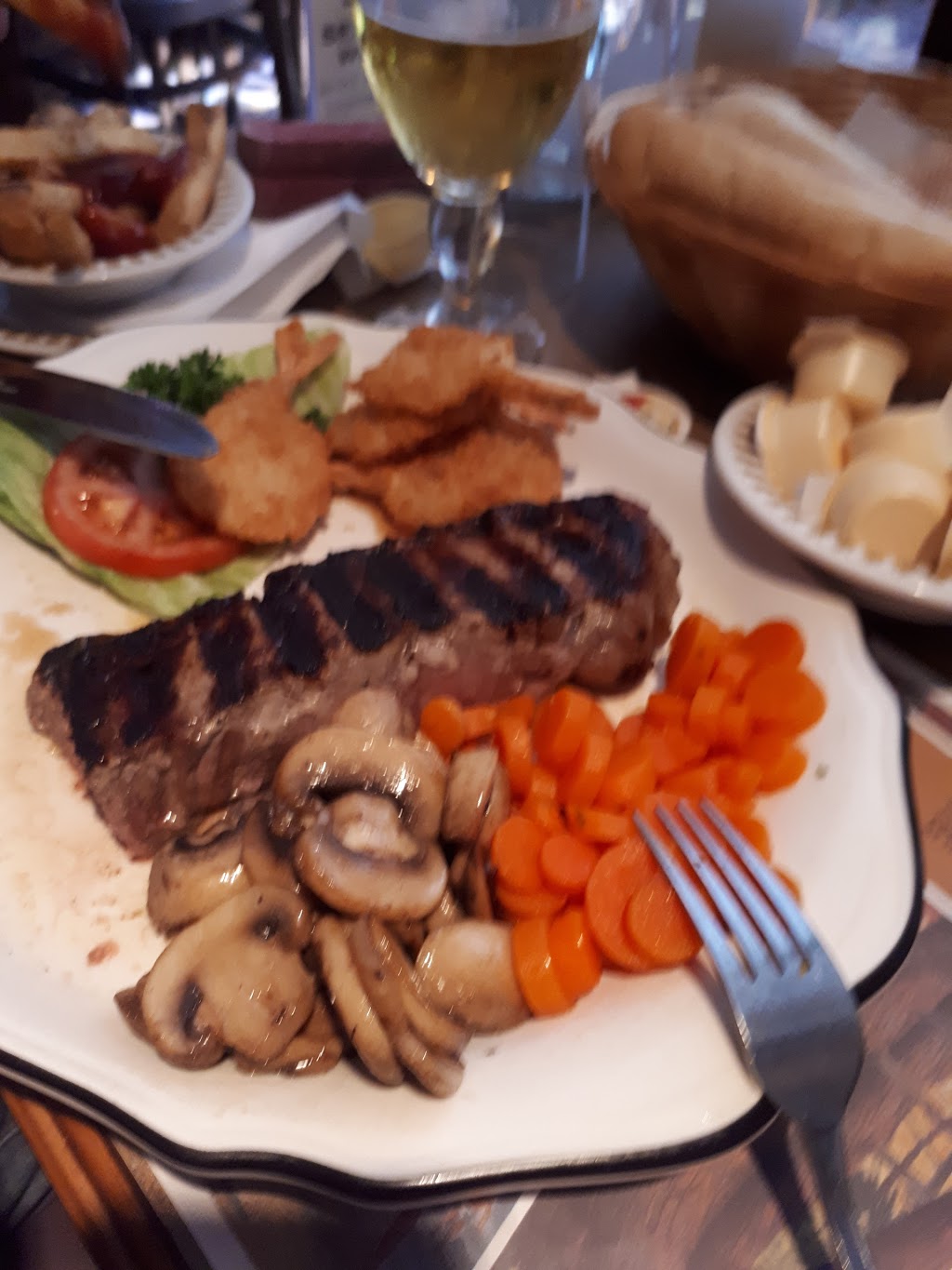 Rock Dell Steak House & Tavern | 9386 Beachwood Rd, Collingwood, ON L9Y 3Z1, Canada | Phone: (705) 445-3186