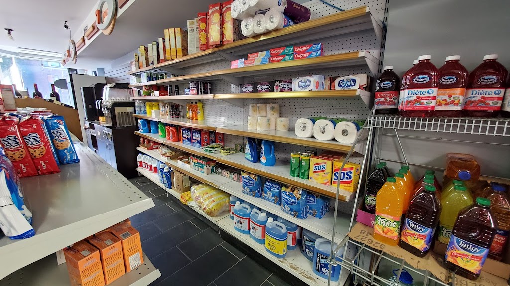 Dépanneur 7 Jours | 4466 Sainte-Catherine O, Westmount, QC H3Z 1R7, Canada | Phone: (438) 384-9299