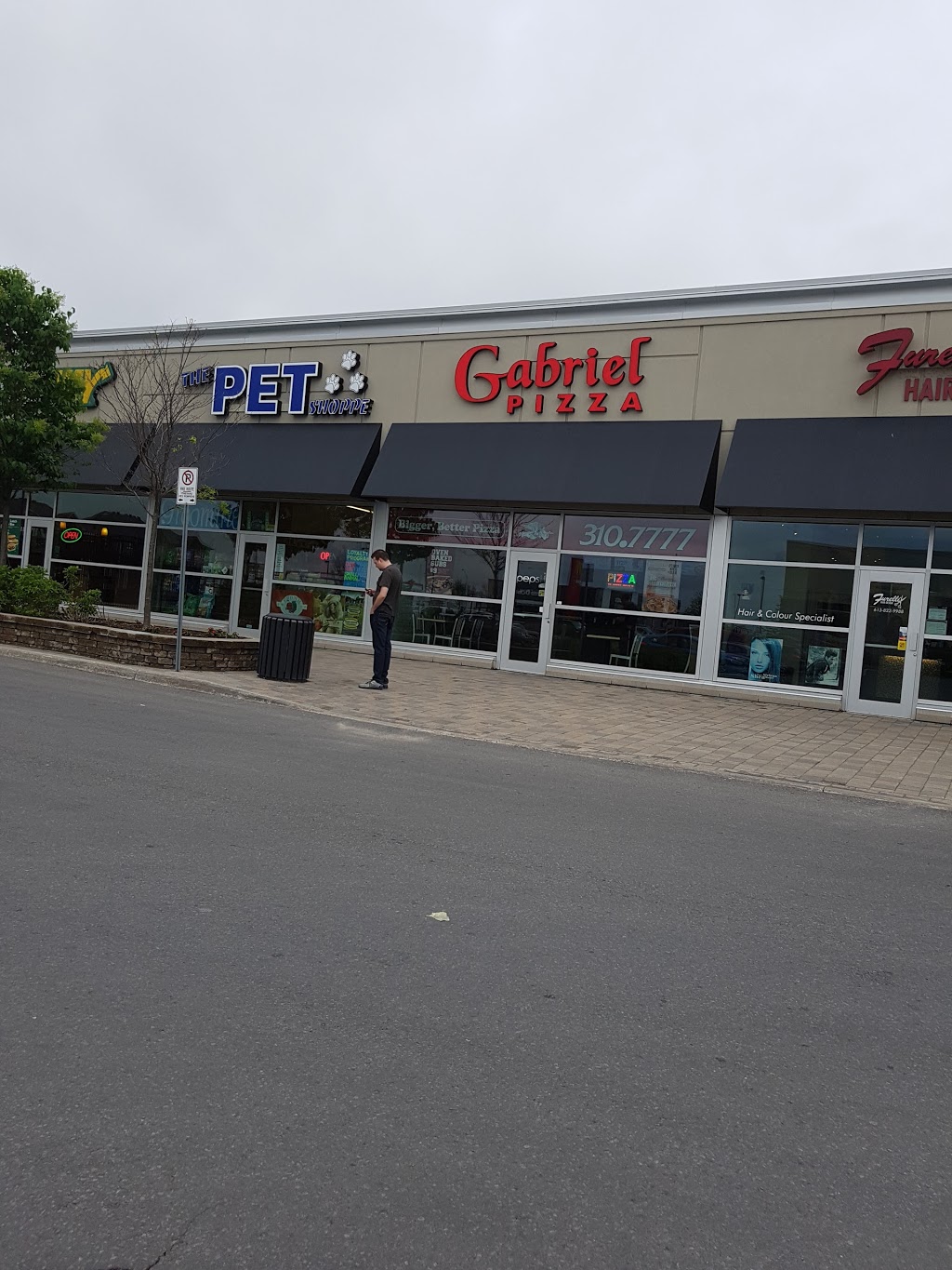Gabriel Pizza | 4772 Bank St, Gloucester, ON K1T 3W7, Canada | Phone: (613) 319-7777