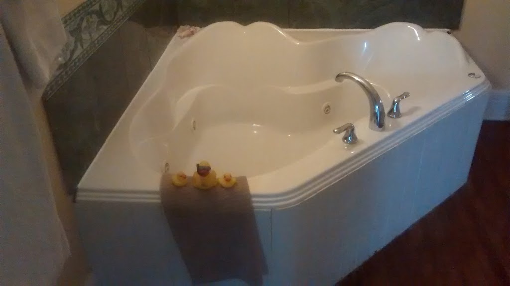 A Moment In Time Bed & Breakfast | 5982 Culp St, Niagara Falls, ON L2G 2B5, Canada | Phone: (905) 353-8522