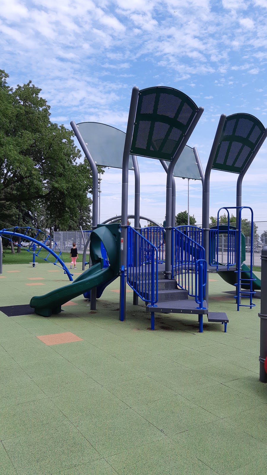 Cloverdale Park | 63 Shaver Ave S, Etobicoke, ON M9B, Canada | Phone: (416) 338-4386
