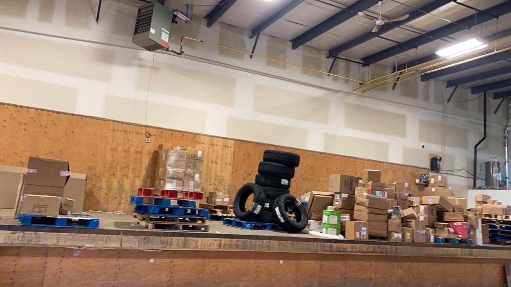 Superior Parcel Express | 2890 McPhillips St, Winnipeg, MB R2P 0H2, Canada | Phone: (855) 888-1199
