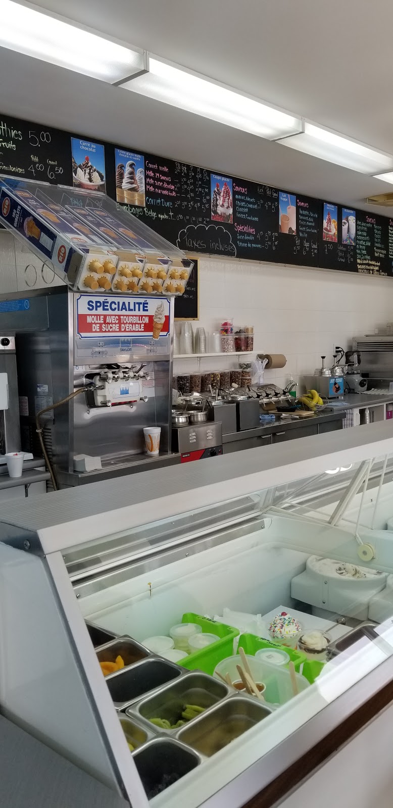 Super bar laitier | 3625 Rue Georges Couture, Drummondville, QC J2B 8A6, Canada | Phone: (819) 478-8559