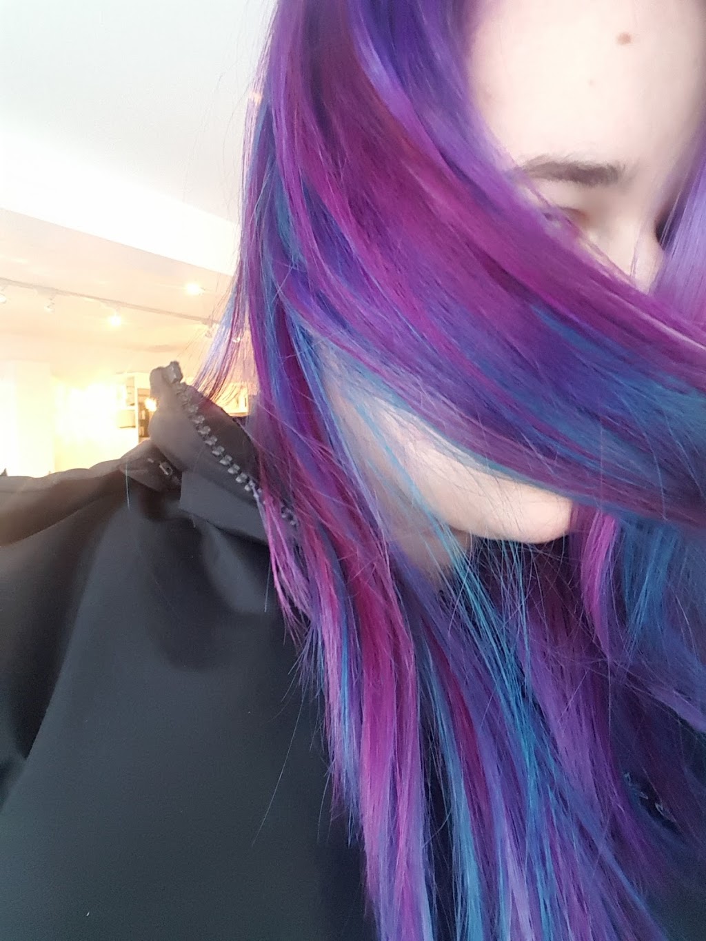John Michael Hair | 1573 Durham Regional Hwy 2, Courtice, ON L1E 2R8, Canada | Phone: (905) 438-0974