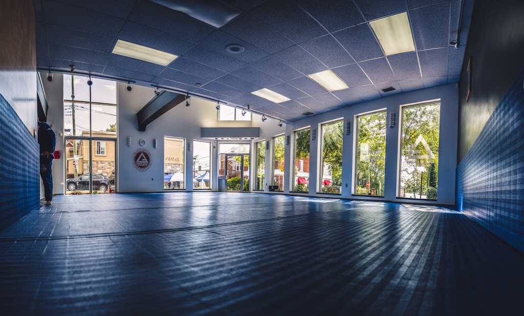 Gracie Barra Sainte-Anne-de-Bellevue | 37 Rue Sainte-Anne, Sainte-Anne-de-Bellevue, QC H9X 1L4, Canada | Phone: (514) 436-1087