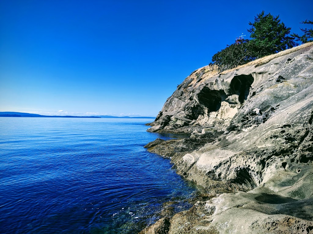 East Point Light | Saturna Island, Southern Gulf Islands, BC V0N 2Y0, Canada | Phone: (250) 546-8764