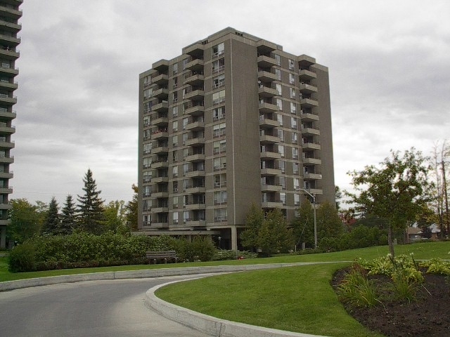 Island Park Towers | 185 Clearview Ave, Ottawa, ON K1Z 6R9, Canada | Phone: (613) 729-4347