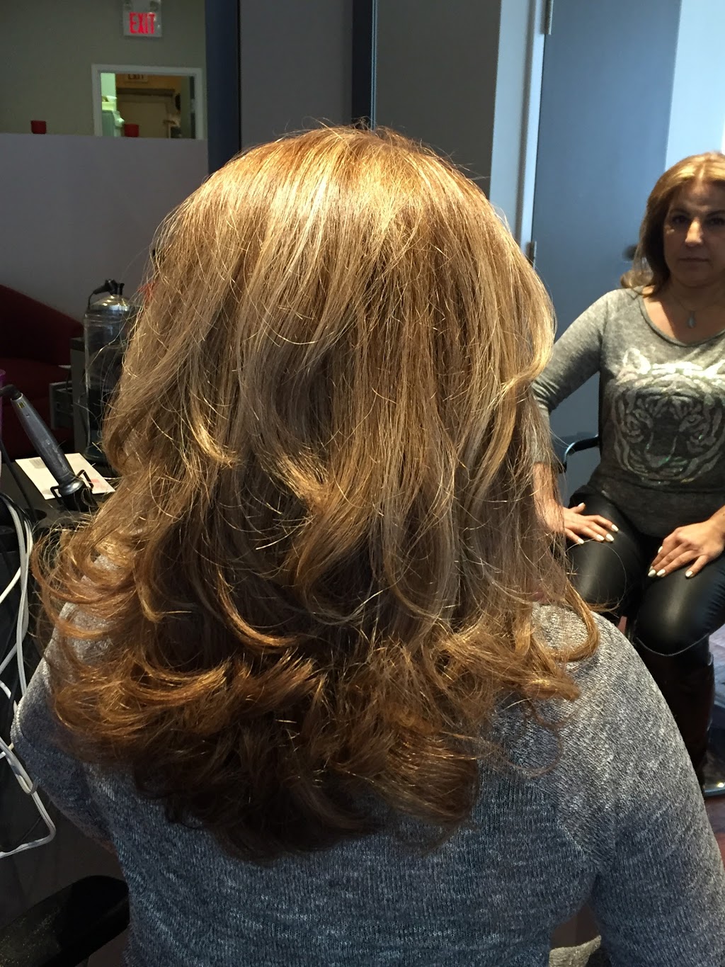 Salon Revive | 1600 Kerns Rd, Burlington, ON L7P 3G9, Canada | Phone: (905) 336-2344