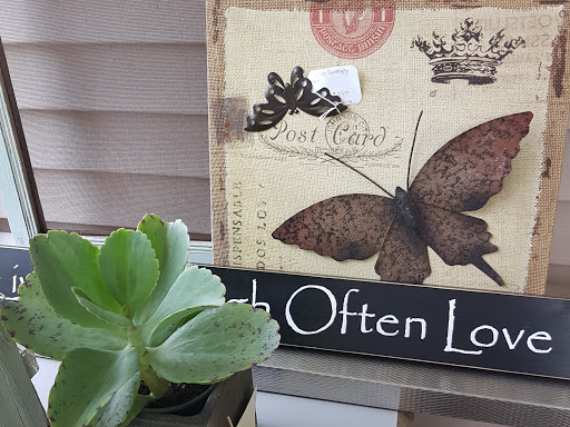 Camellias Fine Flowers & Gifts | 30/32 Hacquoil Rd, Slate River Valley, ON P7J 0E2, Canada | Phone: (807) 475-3551